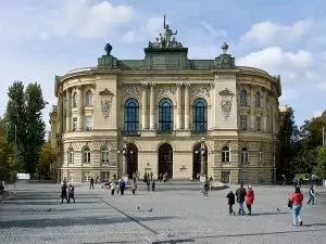 warsaw teknoloji universitesi