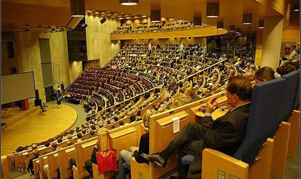 warsaw teknoloji universitesi