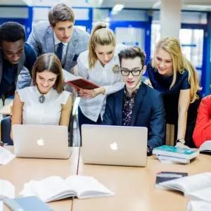 Kozminski Üniversitesi