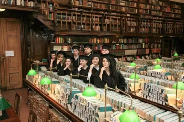 Adam Mickiewicz Üniversitesi