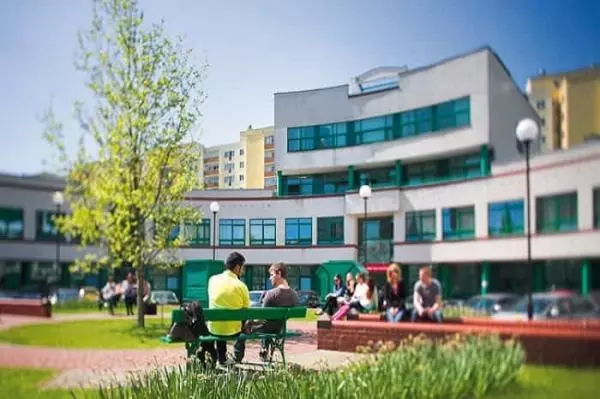 polonyakozminski Kozminski Üniversitesi