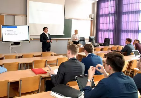 Varşova Ekonomi Üniversitesi