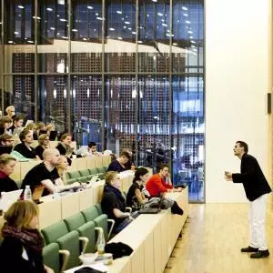 Kozminski Üniversitesi