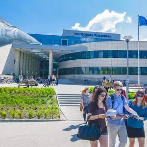 Rzeszow Bilgi Teknolojileri ve Yönetim Üniversitesi