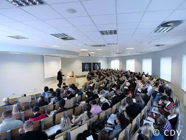 Collegium Da Vinci Üniversitesi