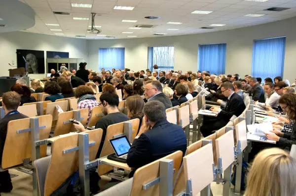 Collegium Da Vinci Üniversitesi