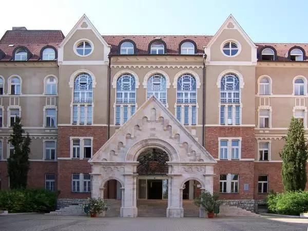 peç üniversitesi