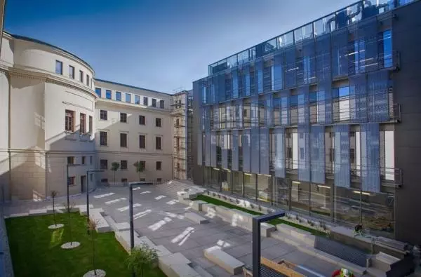 Poznan Güzel Sanatlar Akademisi