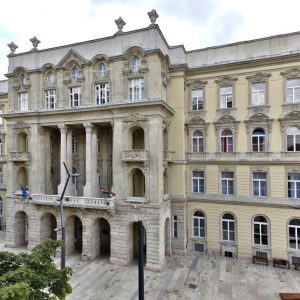 Eötvös Lorand üniversitesi
